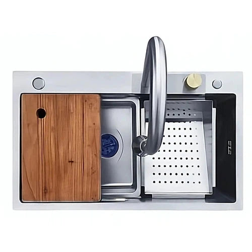 Lavabo empotrado elegante con mezclador tipo cascada