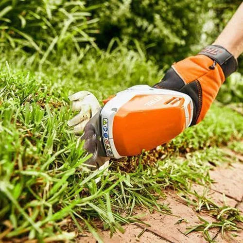 Shrub Shears Cordless 10.8𝑉 HSA26 Set Stihl-Hedge Trimmers-STIHL-diyshop.co.za